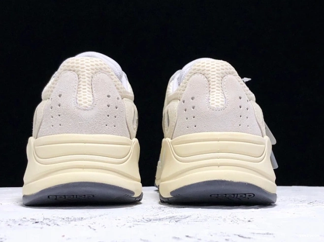 EG7596 Adidas 700 Analog Boost Yeezy 1025